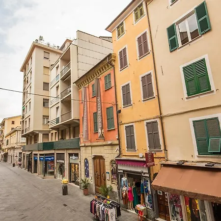 Cinque Terre Decor Апартаменты Специя
